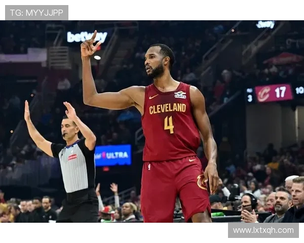 小莫布里表现平平16投仅中6得14分8板5助3断1帽正负值13